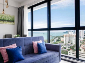 Comfort 3 Bedroom Urban Suite by Uptrend Home Management